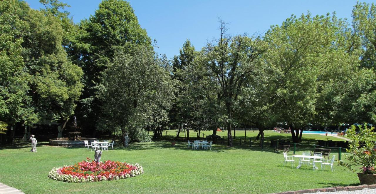 Hotel Villa Luppis Pasiano Di Pordenone Экстерьер фото